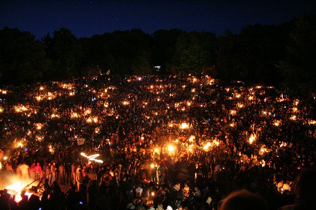 Walpurgisnacht at the open-air theatre in Heidelberg. By Andreas Fink (andreas-fink@gmx.de) at de.wikipedia - Own work, CC BY-SA 2.0 de, https://commons.wikimedia.org/w/index.php?curid=9414214