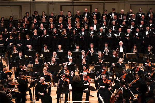  Stéphane Denève conducts the St. Louis Symphony Orchestra and Chorus. Photo by Dilip Vishwanat for the SLSO.