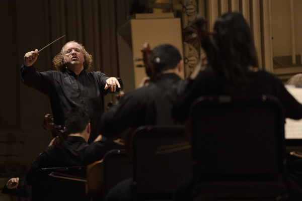 Stéphane Denève conducts the St. Louis Symphony Orchestra. Photo courtesy of SLSO.
