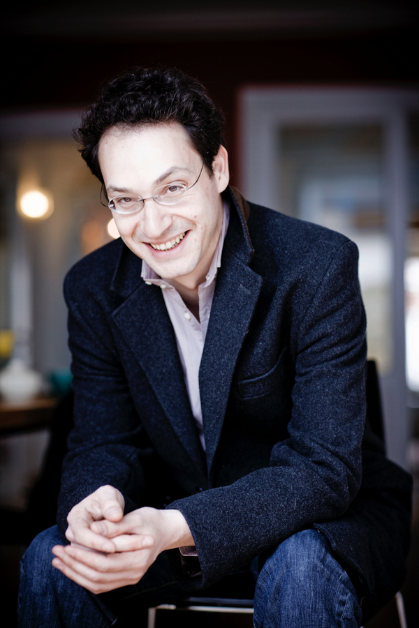 Pianist Shai Wosner. Photo by Marco Borggreve