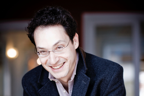 Pianist Shai Wosner. Photo by Marco Borggreve