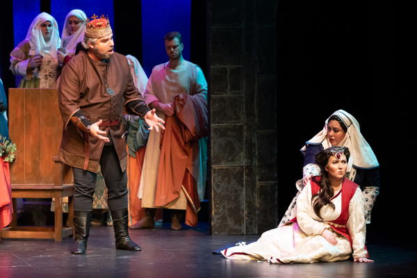 Macbeth and Lady Macbeth in the banquet scene. Photo by Rebecca Haas